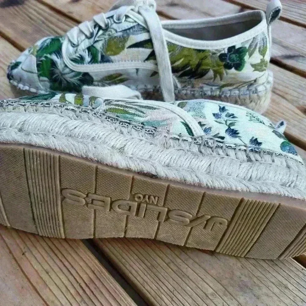 J/SLIDES Espadrilles Size‎ 7